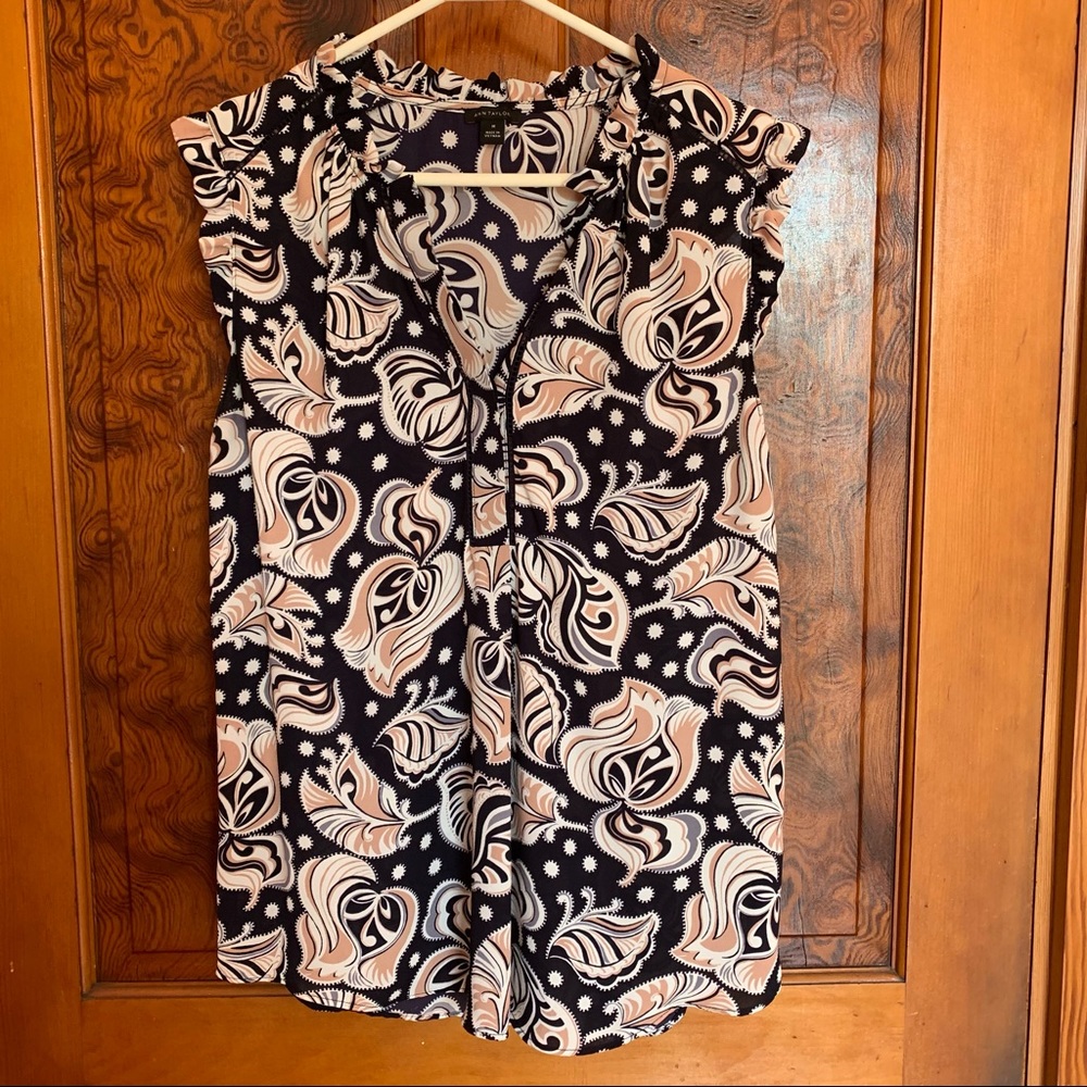 Ann Taylor sleeveless loose-fitting top, size medium